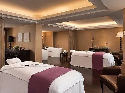 Sheraton & Hotel